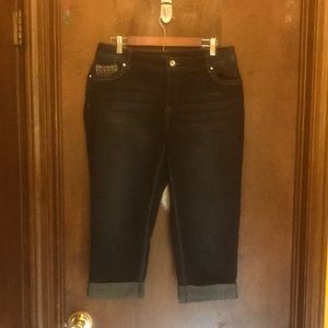 🚨 jean capris buy one get one for free only from the item you see mix/match 🚨